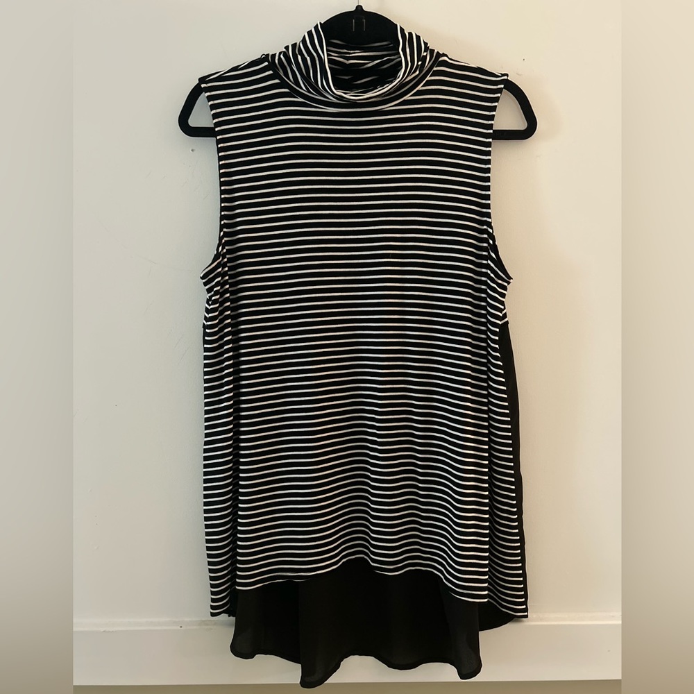 Vince Camuto Black and White Sleeveless Top